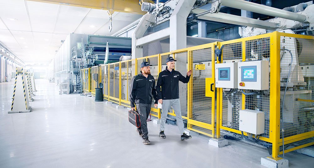 Sicherheitsbegehung in Fabrik