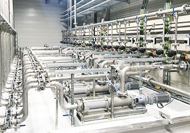 Rohrleitungen in Fabrik